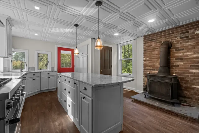 $924,900 | 845 Ocean Avenue, New London, CT 06320