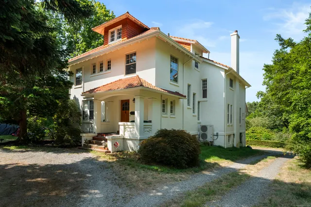 $924,900 | 845 Ocean Avenue, New London, CT 06320