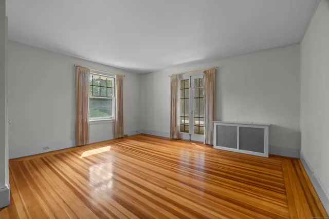 $924,900 | 845 Ocean Avenue, New London, CT 06320