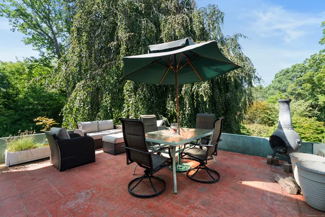 $924,900 | 845 Ocean Avenue, New London, CT 06320