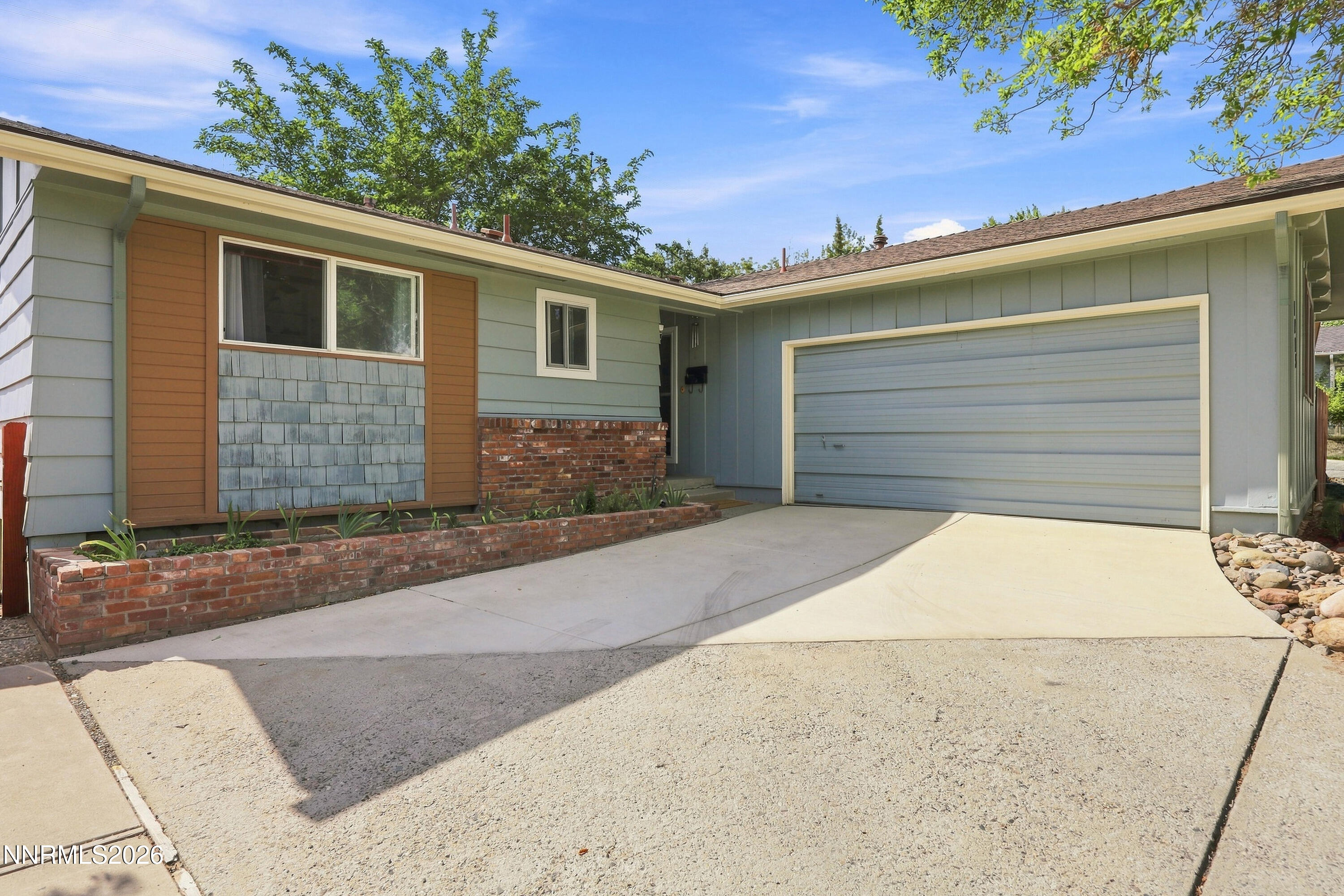 1215 Colusa Drive Reno, NV 89503 - Photo 6 of 27 img_4048