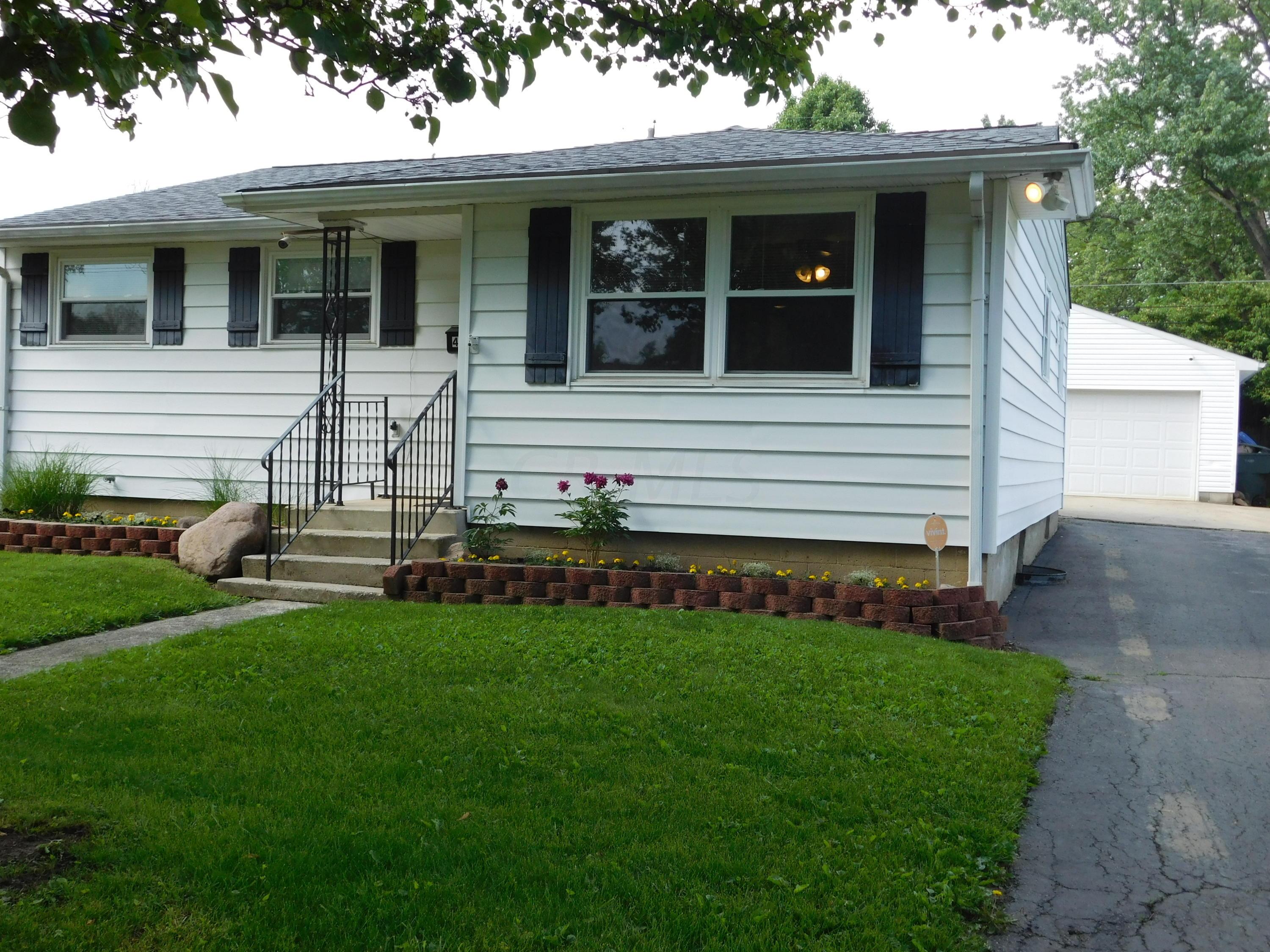 4038 Lynward Road Columbus, OH 43228 - Photo 3 of 29 Gallery Image 3