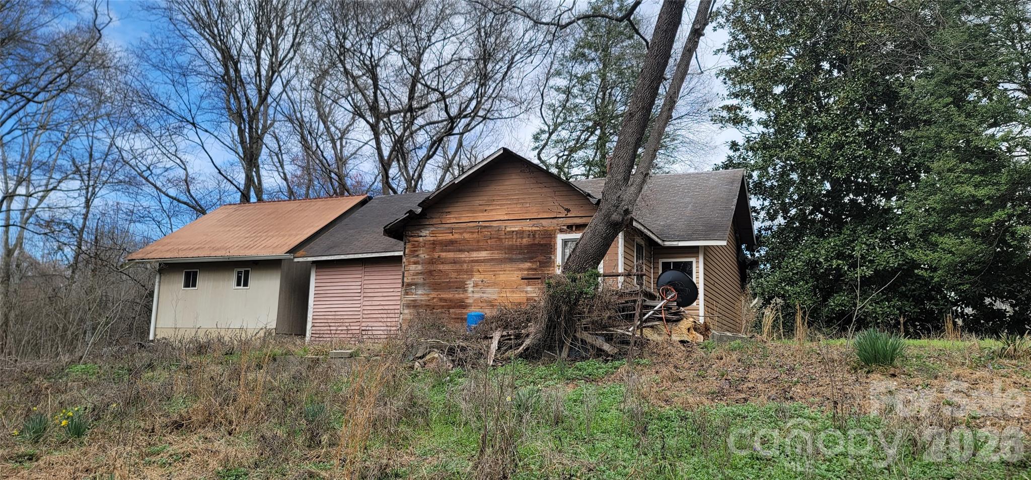 1939 River Road Lincolnton, NC 28092 - Photo 3 of 23 a backyard of a house with seating space