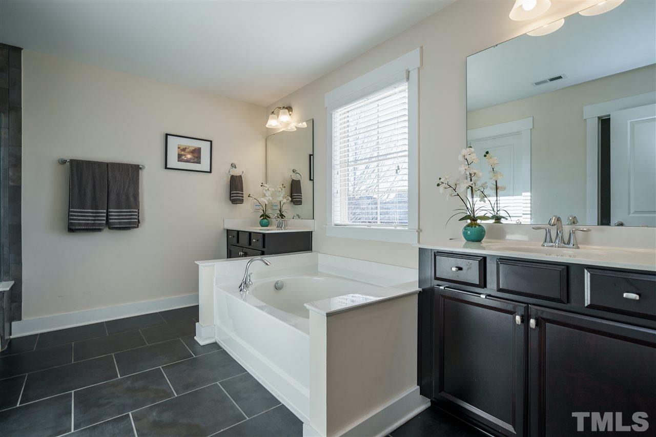 9207 Torre Del Oro Place Raleigh, NC 27617 - Photo 21 of 29 Gallery Image 21