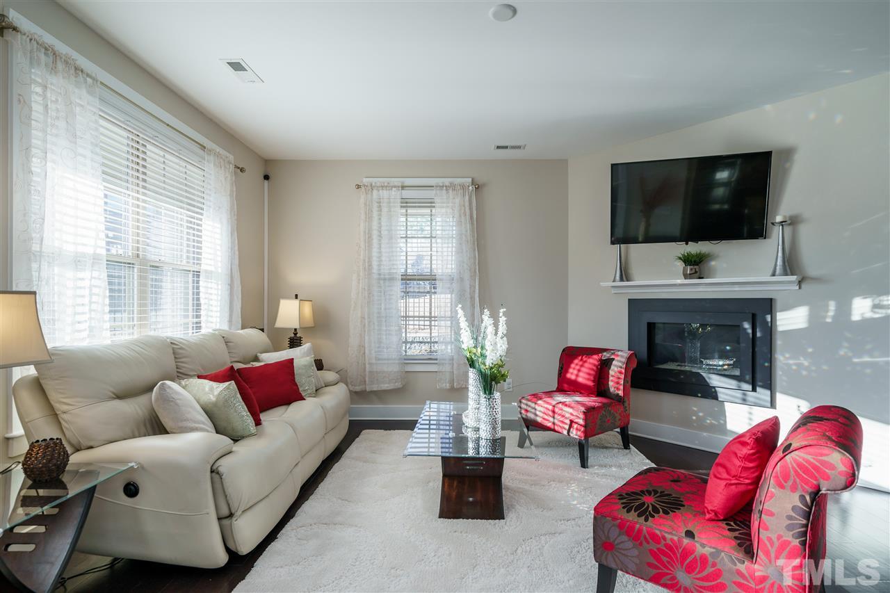 9207 Torre Del Oro Place Raleigh, NC 27617 - Photo 4 of 29 Gallery Image 4