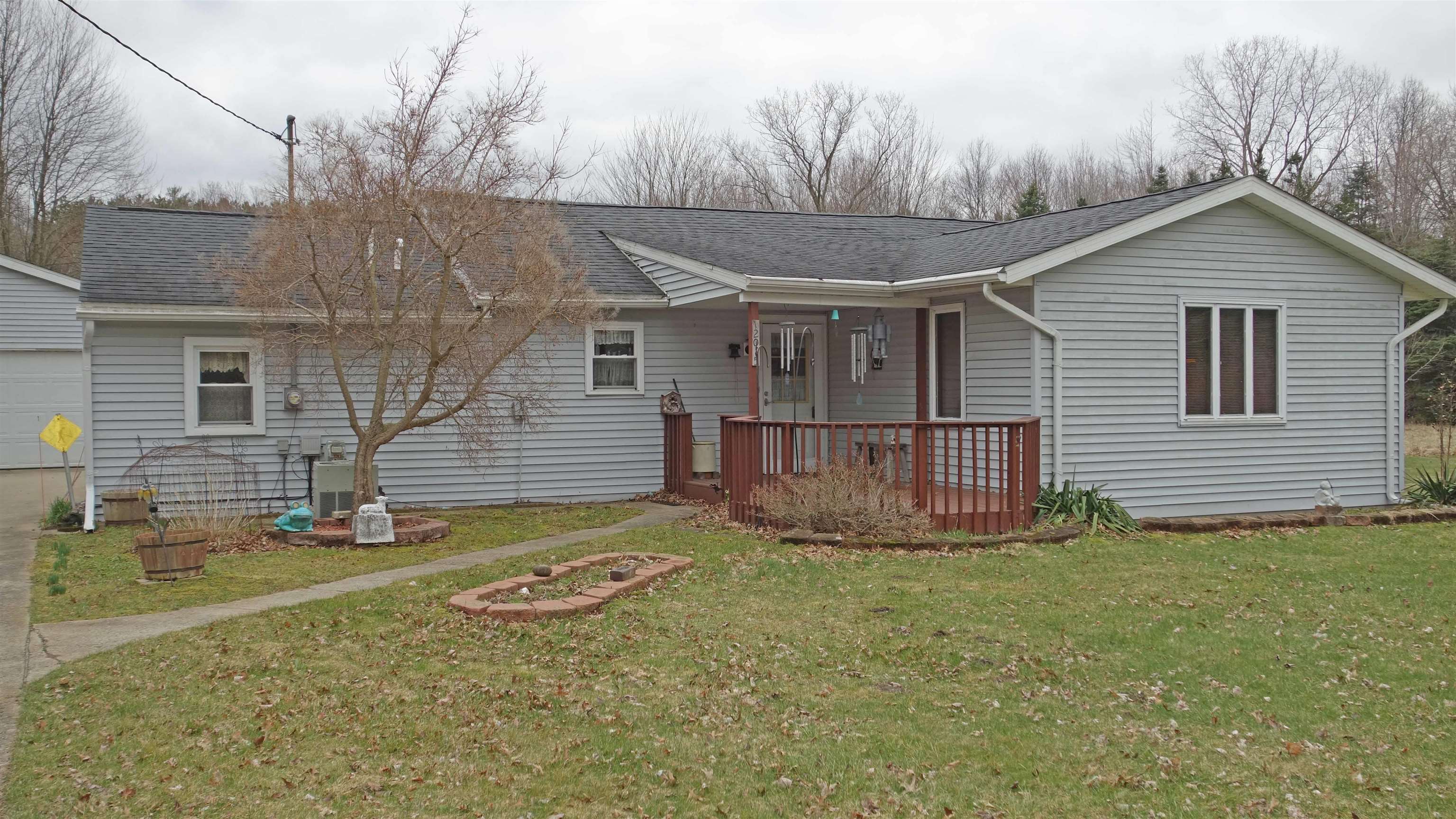 12015 Lakefield Road St. Charles, MI 48655 - Photo 4 of 42 50138105-b160f73c-9468-4092-9d33-c433ff00b8c1.JPG