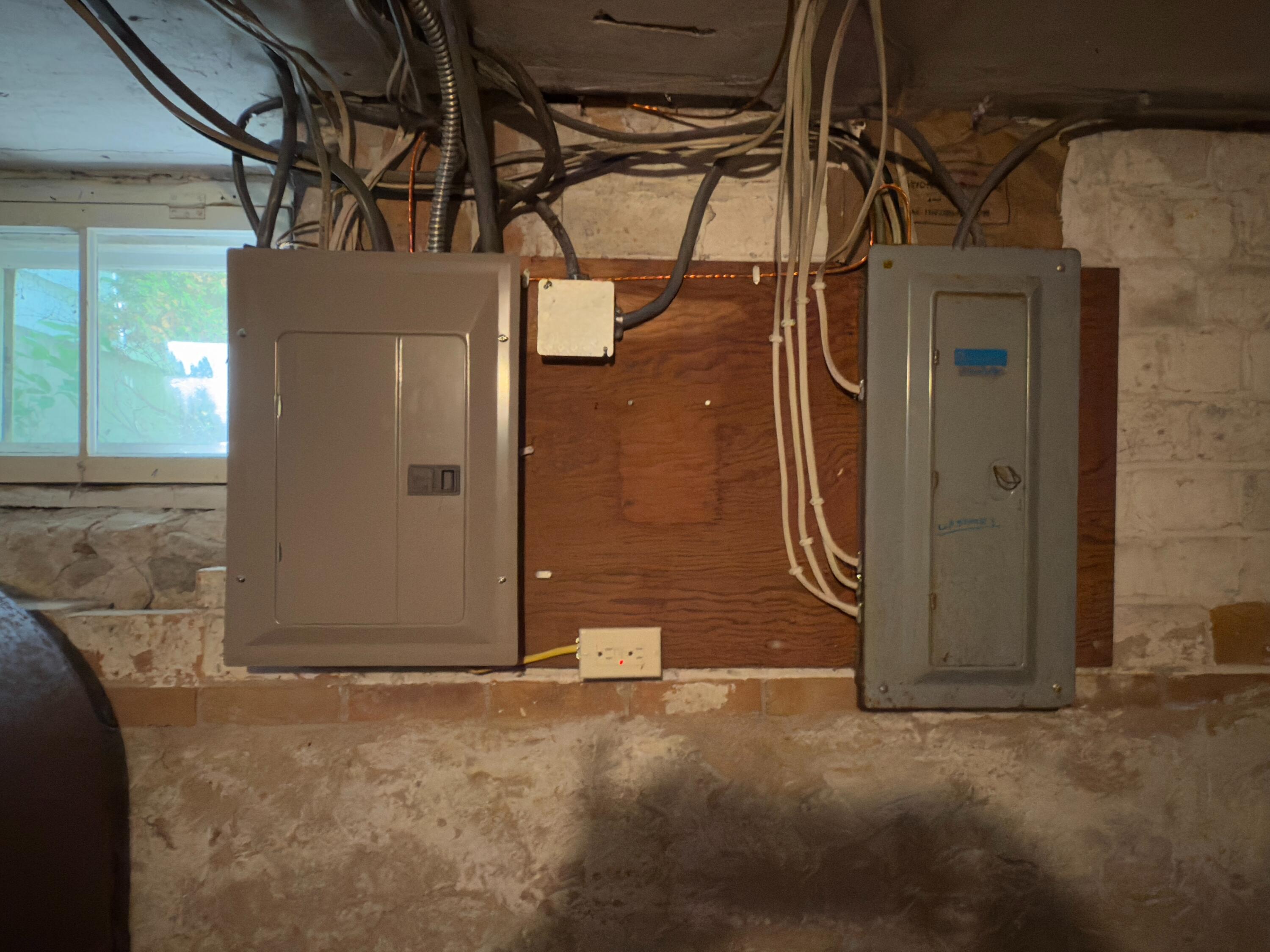 9258 Highway 76 Clayton, WI 54956 - Photo 41 of 83 Electric Panels