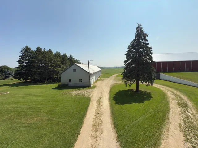 $1,750,000 | 9258 Highway 76, Neenah, WI 54956