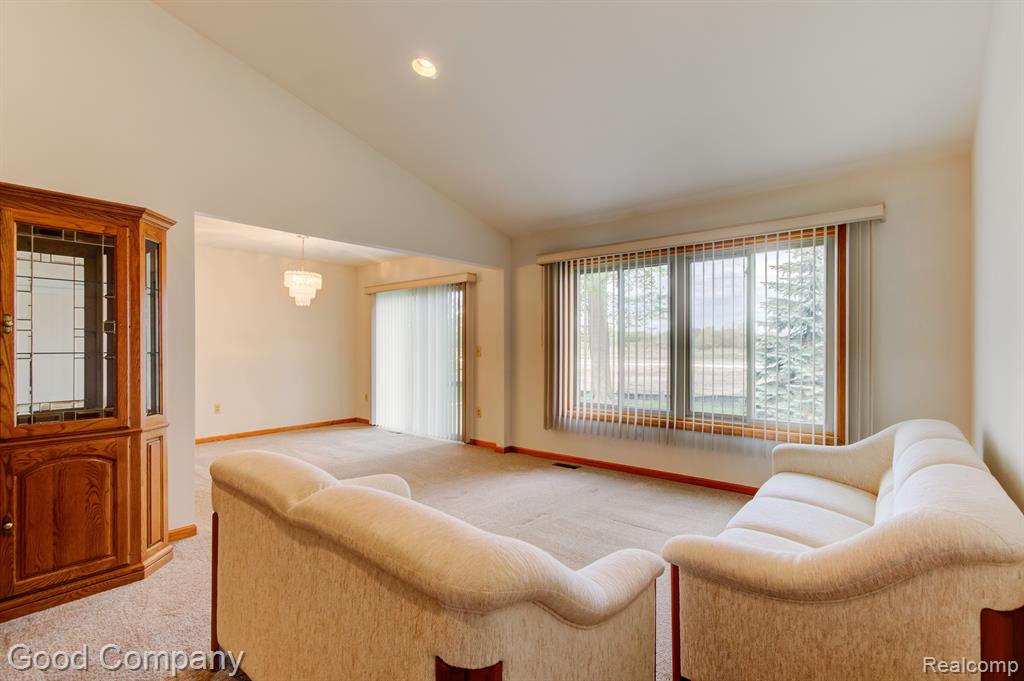 50837 Raintree Circle Chesterfield, MI 48047 - Photo 5 of 37
