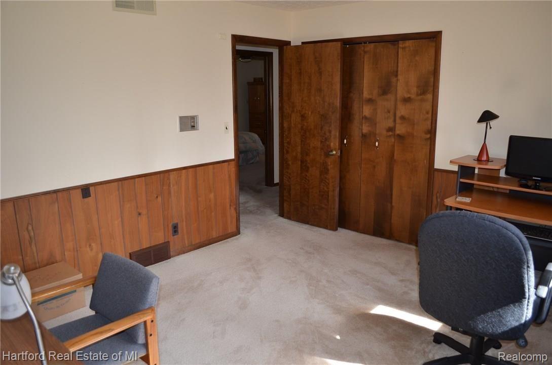 30098 Richmond Road Farmington, MI 48334 - Photo 29 of 61 29