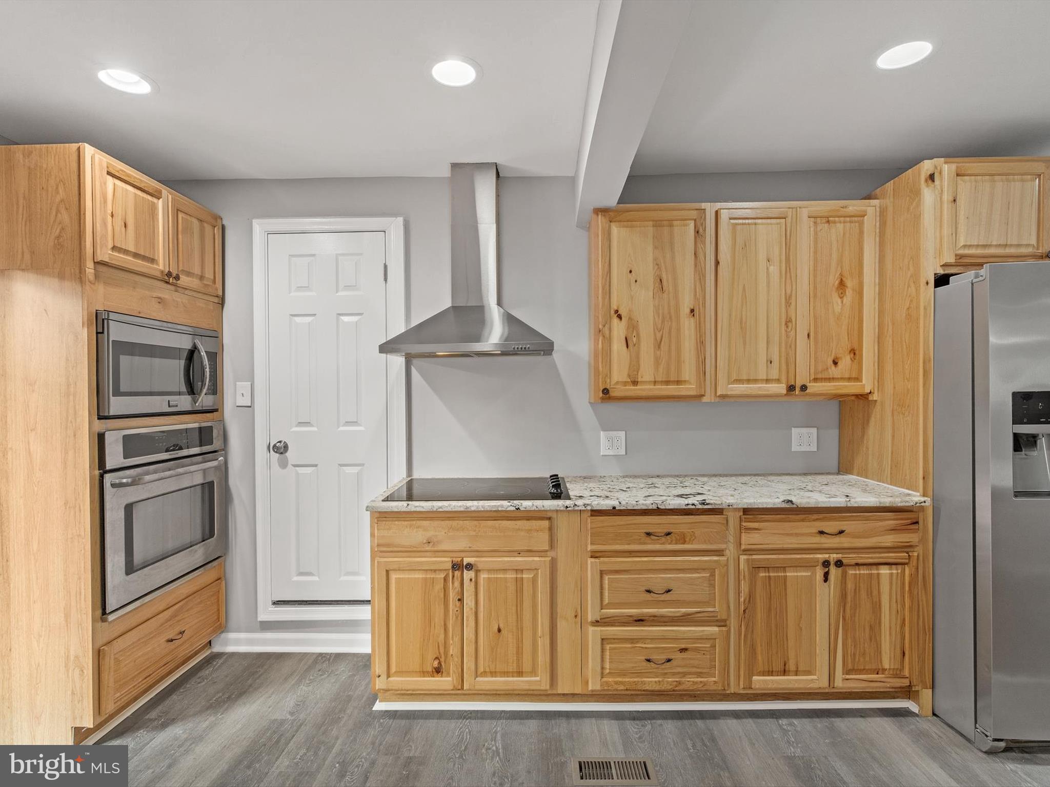 4211 North Point Road Baltimore, MD 21222 - Photo 3 of 40 Gallery Image 3