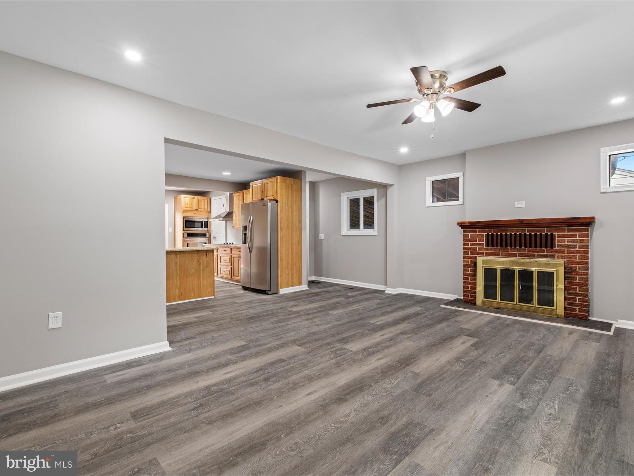 4211 North Point Road Baltimore, MD 21222 - Photo 5 of 40 Gallery Image 5