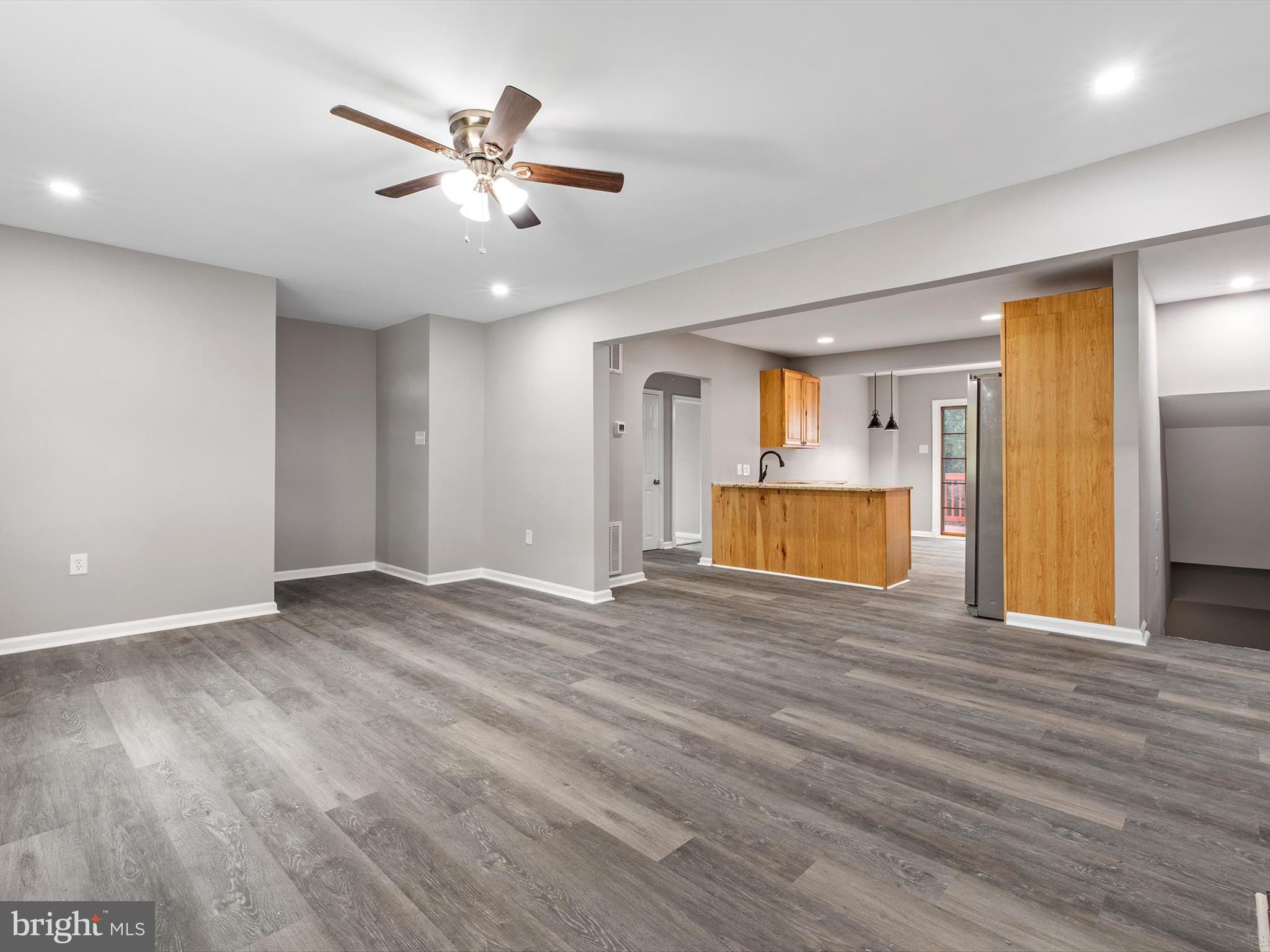 4211 North Point Road Baltimore, MD 21222 - Photo 6 of 40 Gallery Image 6