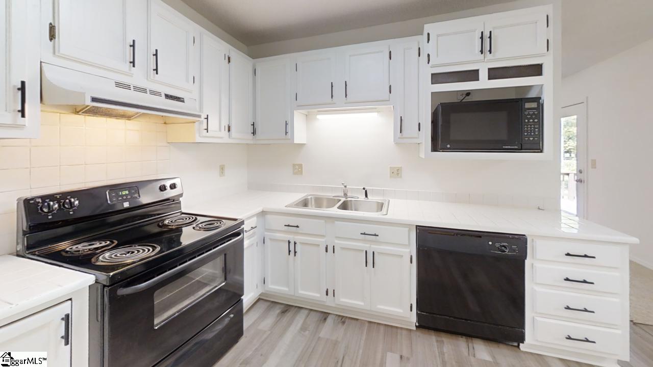 205 Ponder Road Greer, SC 29651 - Photo 10 of 36