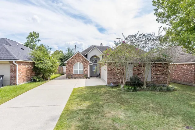 $259,900 | 17460 Kaitlyn Drive, Baton Rouge, LA 70817