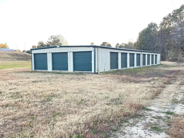 a view of lake from yard