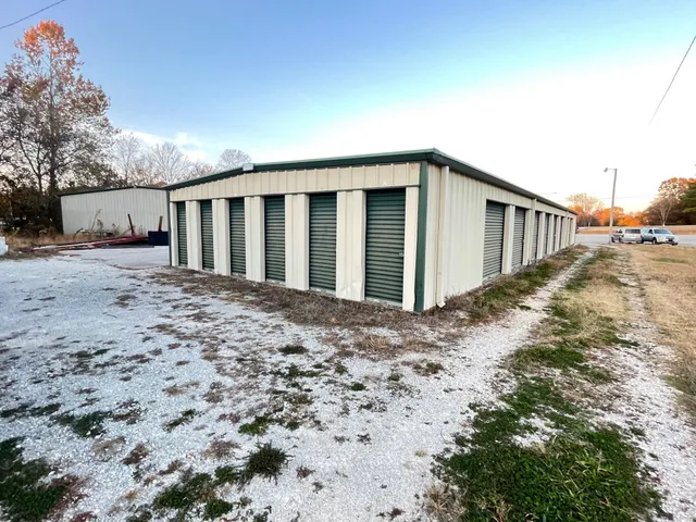 a sign that is sitting on a shelf