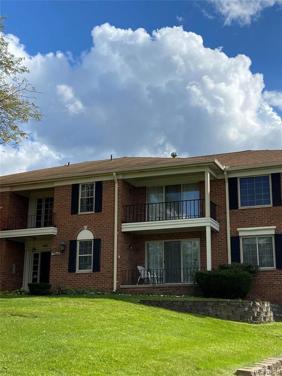 29644 Middlebelt Road, Unit 54 Farmington Hills, MI 48334 - Photo 2 of 31