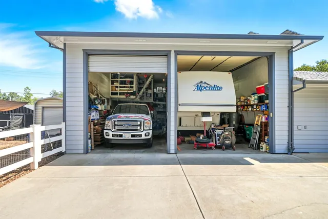 a view of parking area