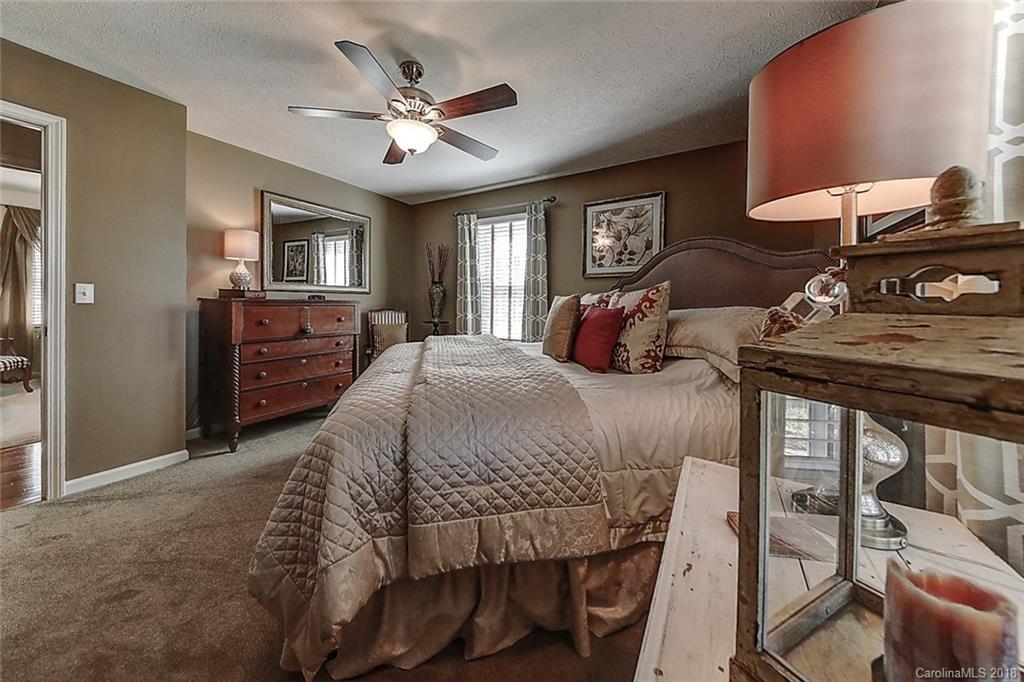 63 Underhill Road Hendersonville, NC 28792 - Photo 14 of 29 Gallery Image 14