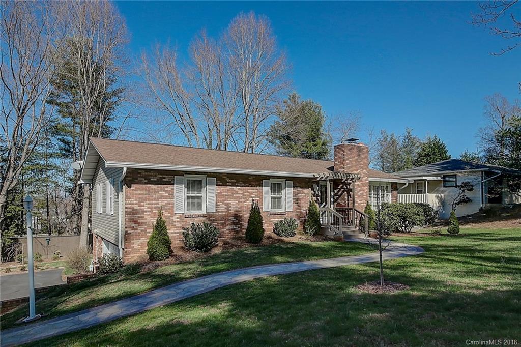 63 Underhill Road Hendersonville, NC 28792 - Photo 3 of 29 Gallery Image 3