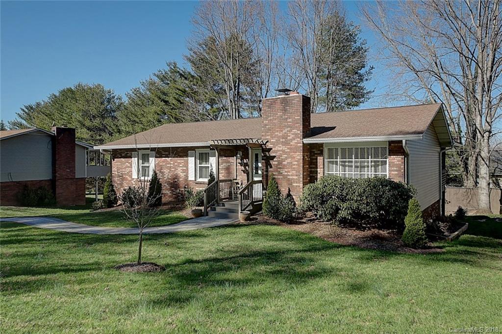 63 Underhill Road Hendersonville, NC 28792 - Photo 4 of 29 Gallery Image 4