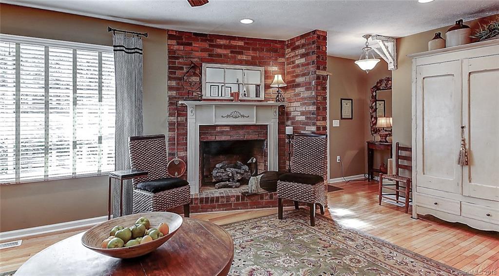 63 Underhill Road Hendersonville, NC 28792 - Photo 6 of 29 Gallery Image 6