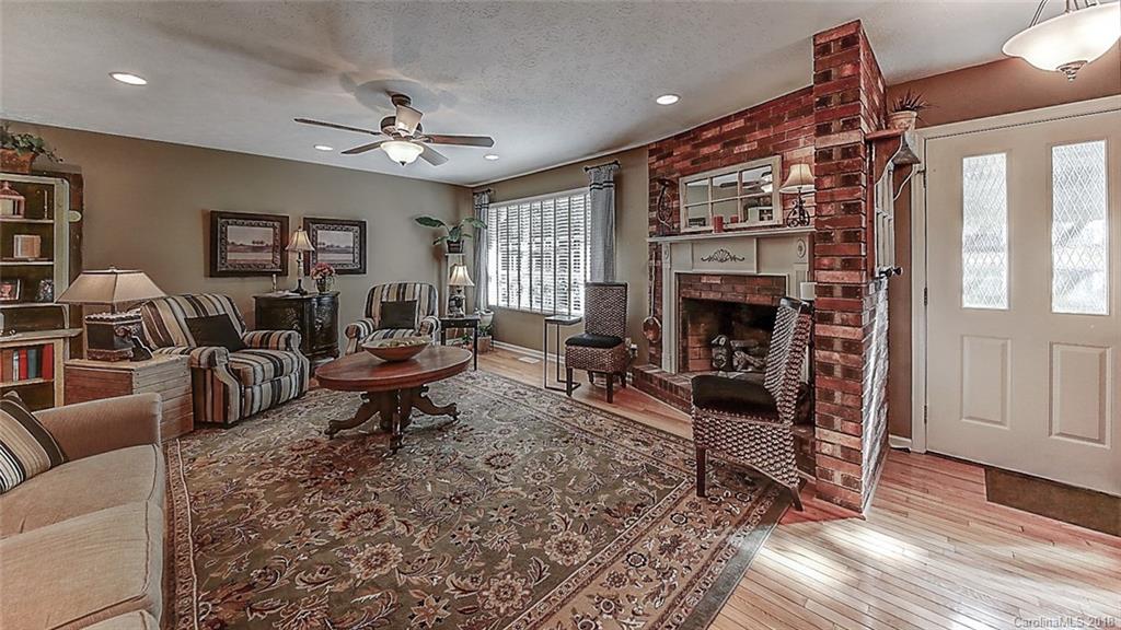 63 Underhill Road Hendersonville, NC 28792 - Photo 8 of 29 Gallery Image 8