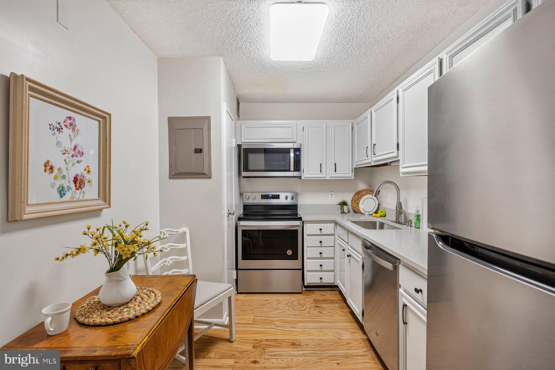 205 East Joppa Road, Unit 302 Towson, MD 21286 - Photo 18 of 52 Charming kitchen with modern finishes.