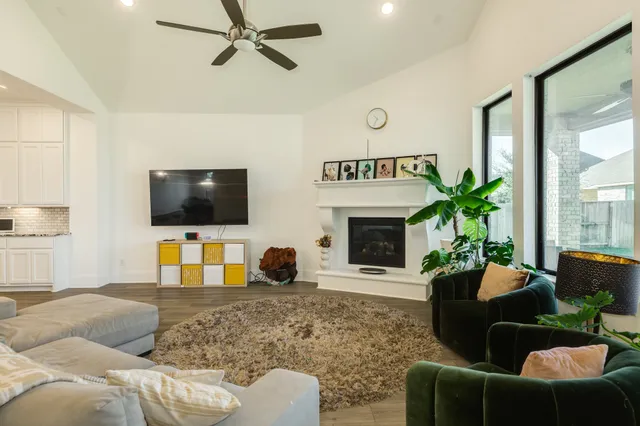 $555,000 | 10102 Brush Way, Rosharon, TX 77583