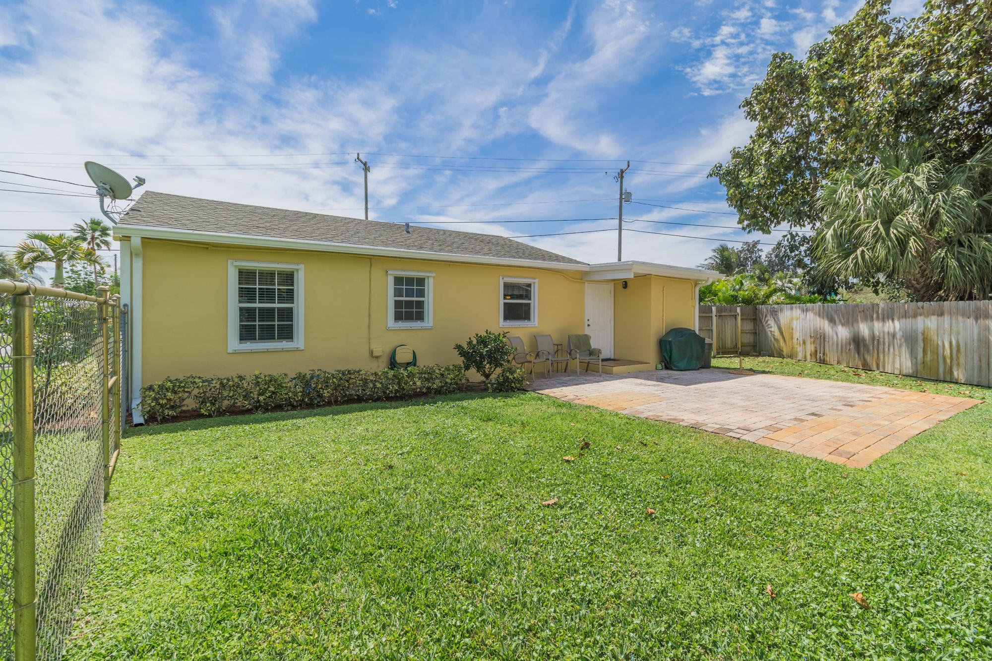 2655 Richard Road North Palm Beach, FL 33403 - Photo 12 of 26 2655_richard_road_MLS_HID1096259_ROOMext