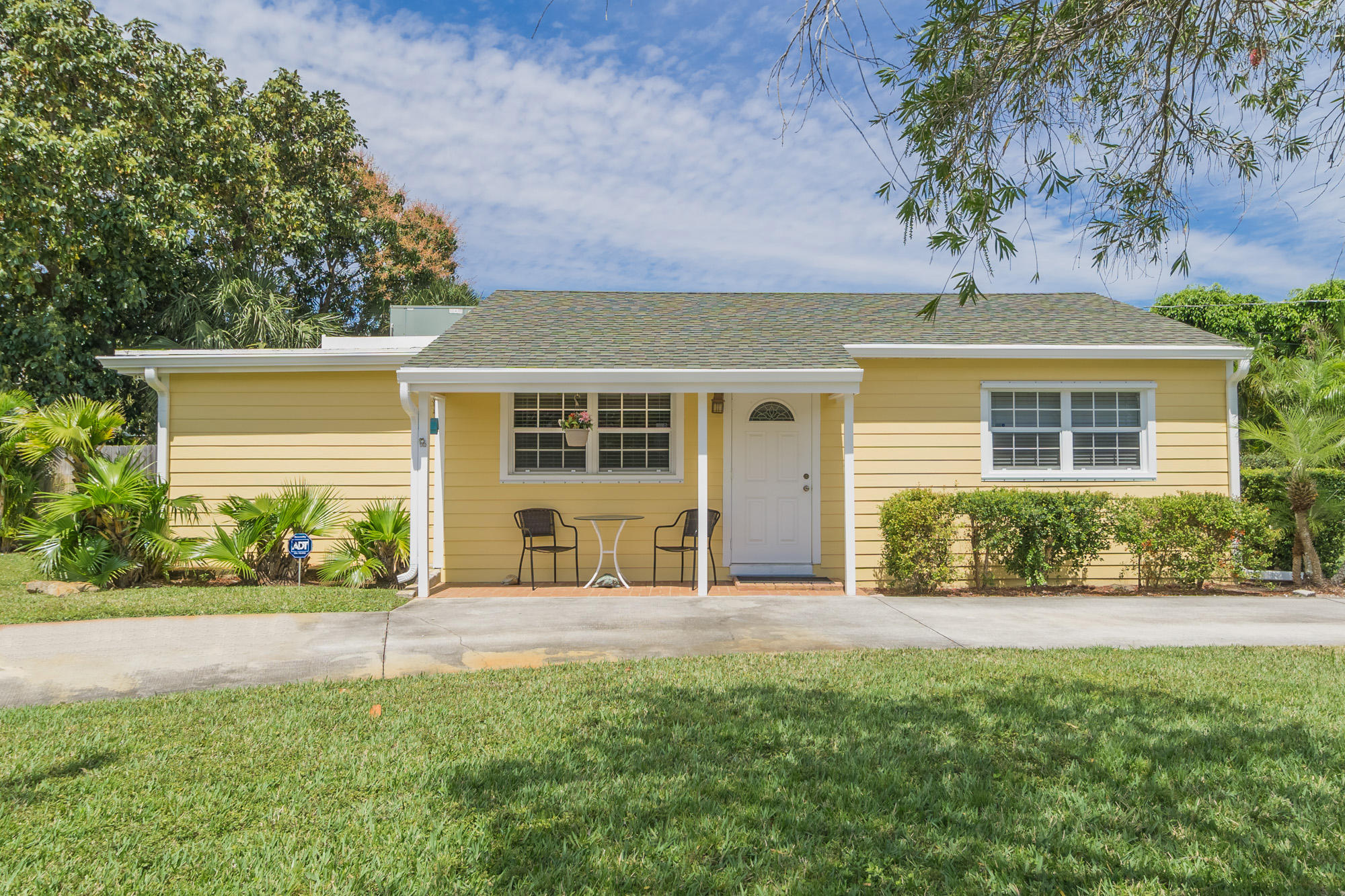 2655 Richard Road North Palm Beach, FL 33403 - Photo 22 of 26 2655_richard_road_MLS_HID1096259_ROOMfro