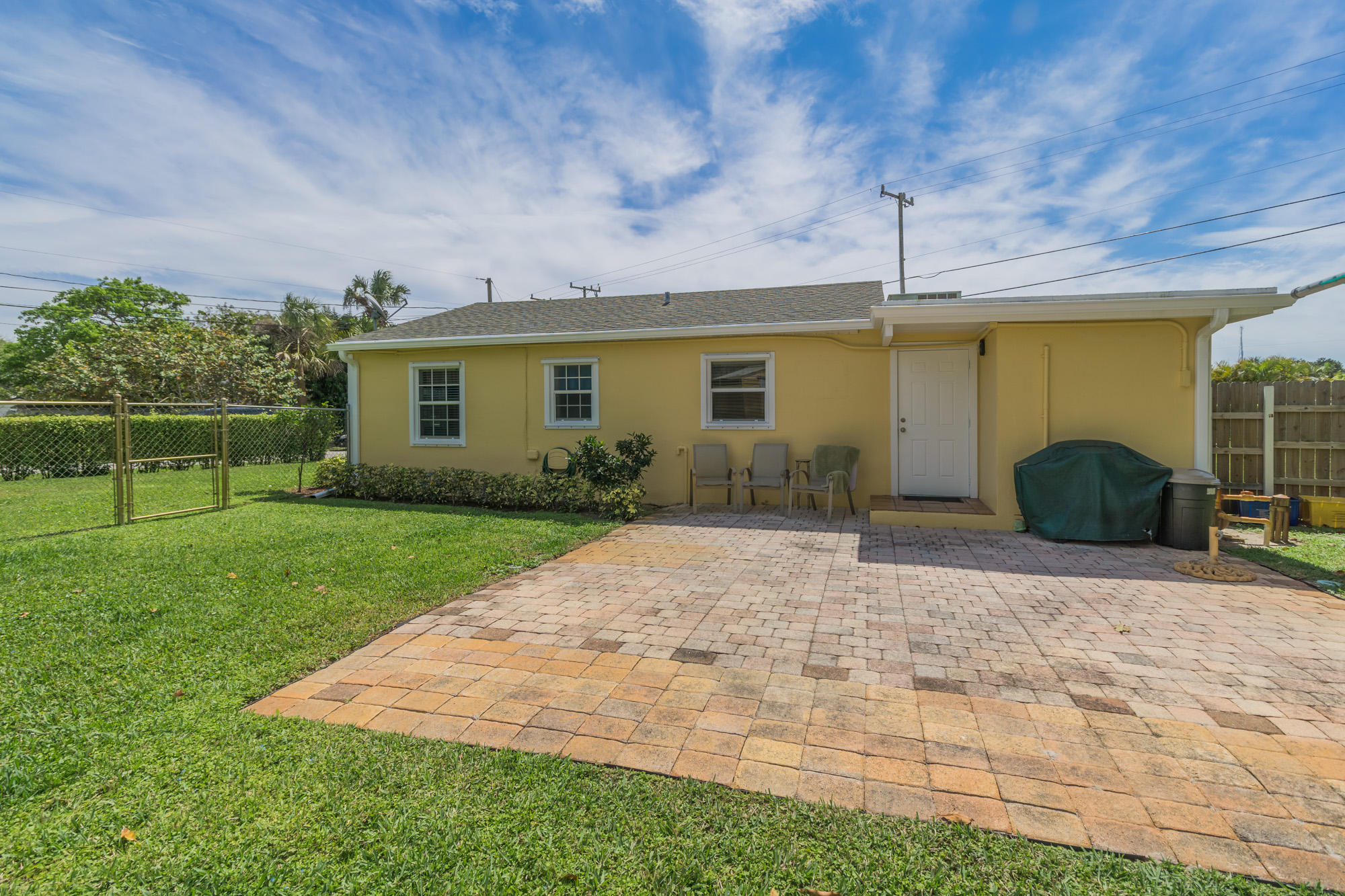 2655 Richard Road North Palm Beach, FL 33403 - Photo 7 of 26 2655_richard_road_MLS_HID1096259_ROOMext