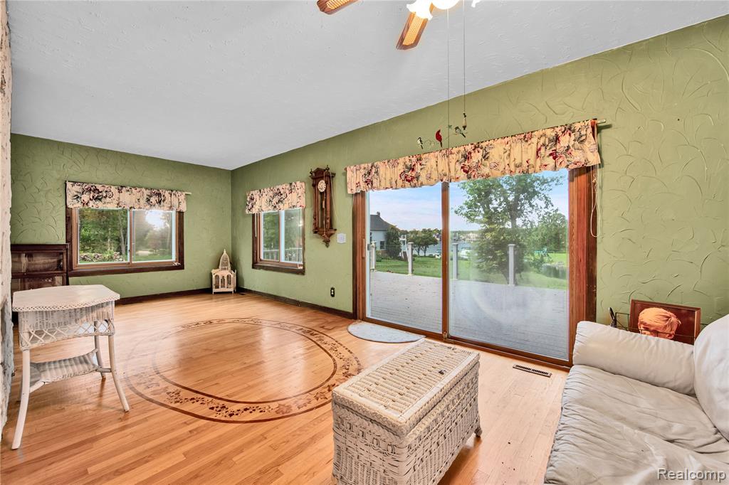 3870 Benstein Road Commerce Township, MI 48382 - Photo 17 of 44 Gallery Image 17