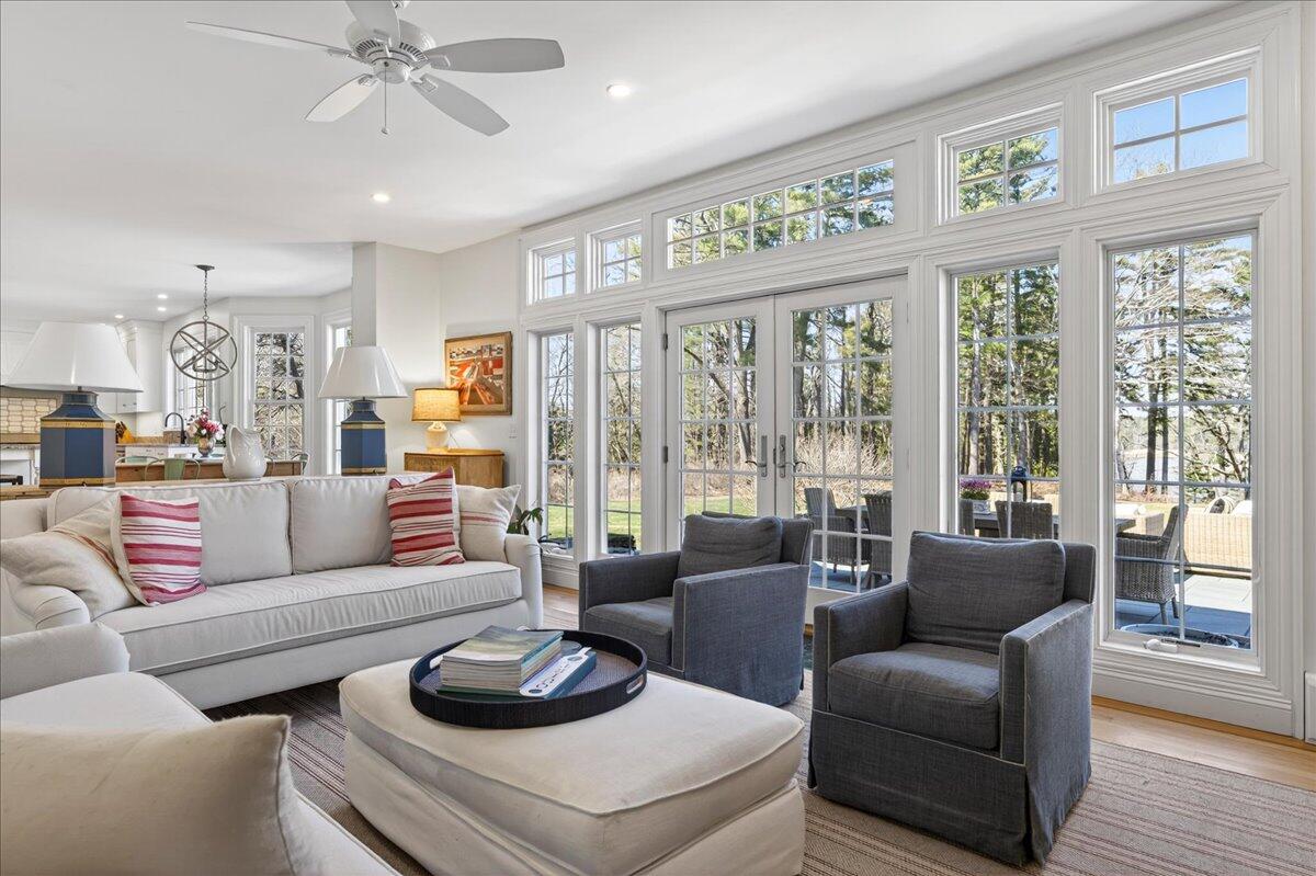 22 Royall Point Road Yarmouth, ME 04096 - Photo 35 of 109 Family room