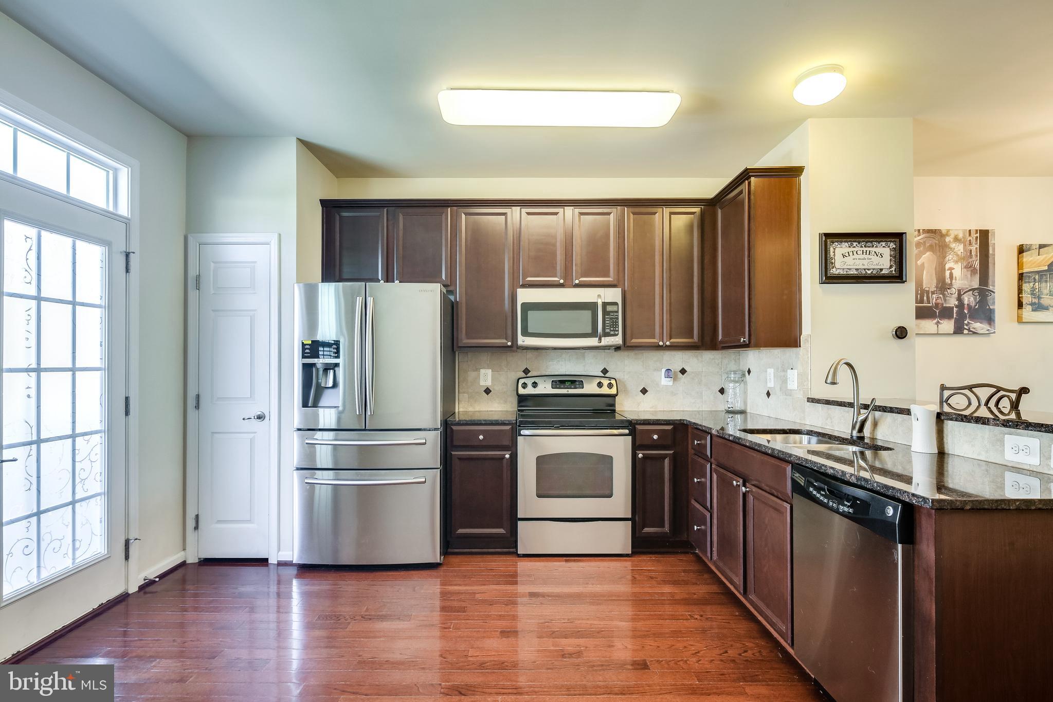 7227 Abbey Road Elkridge, MD 21075 - Photo 5 of 32 OPEN CONCEPT KITCHEN