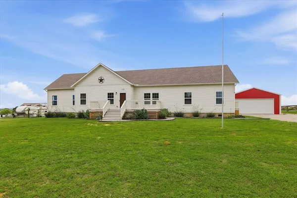 $375,000 | 110 Quail Lane, Boyd, TX 76023