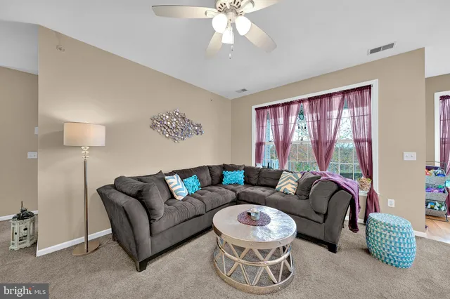 $2,300 | 60 Kyle Way, Ewing, NJ 08628