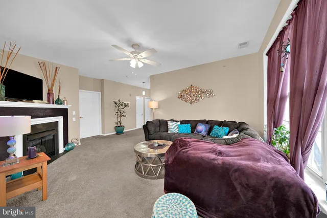 $2,300 | 60 Kyle Way, Ewing, NJ 08628