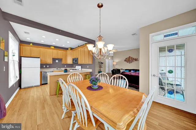 $2,300 | 60 Kyle Way, Ewing, NJ 08628