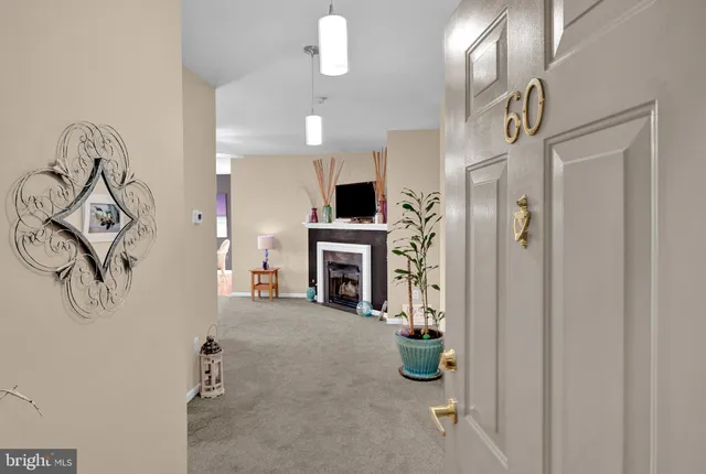 $2,300 | 60 Kyle Way, Ewing, NJ 08628