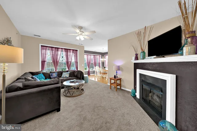 $2,300 | 60 Kyle Way, Ewing, NJ 08628