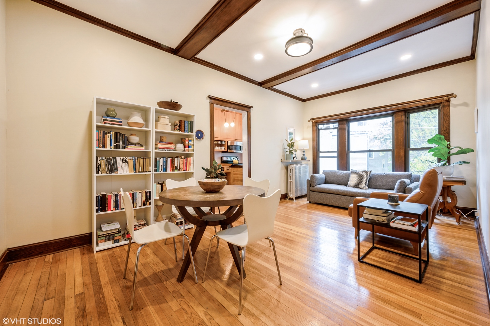 724 West Sheridan Road, Unit 3N Chicago, IL 60613 - Photo 8 of 24 Gallery Image 8