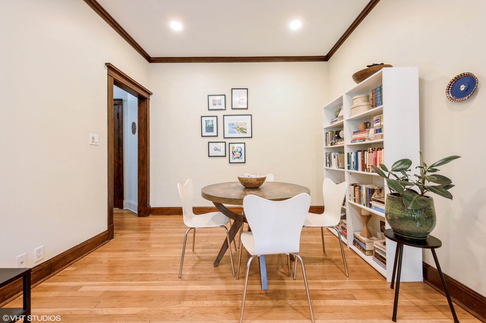 724 West Sheridan Road, Unit 3N Chicago, IL 60613 - Photo 10 of 24 Gallery Image 10