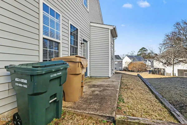 $1,475 | 221 Payton Drive, Clayton, NC 27527