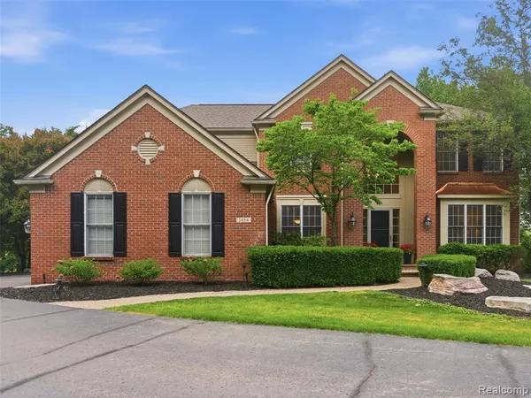 $800,000 | 5454 Creekmonte Drive, Rochester, MI 48306
