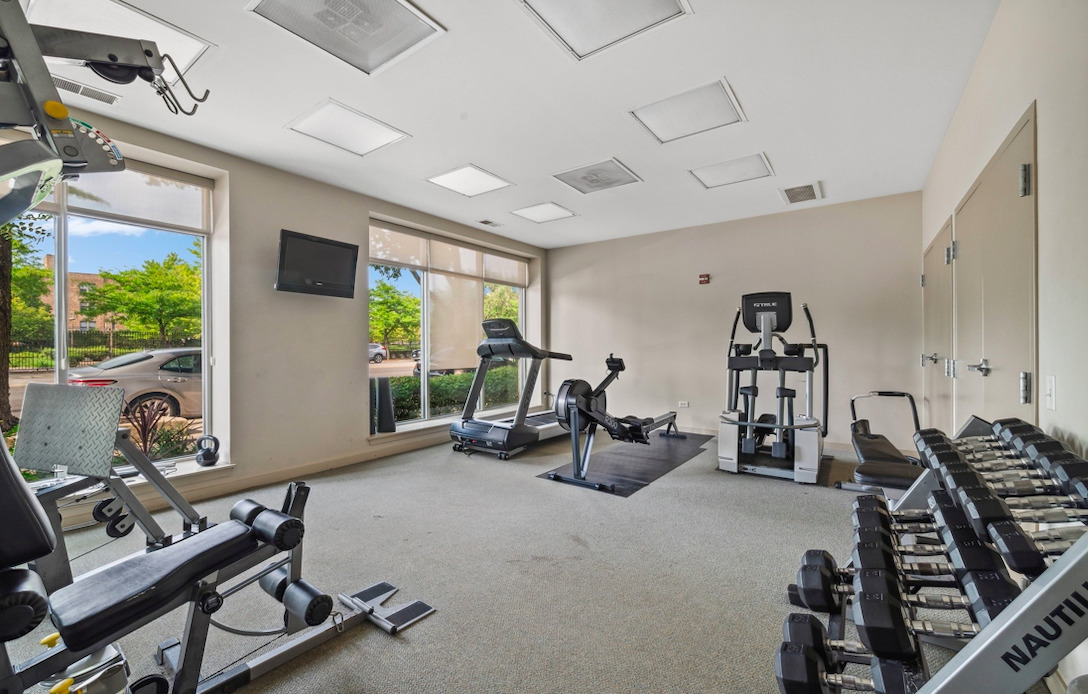 1155 West Roosevelt Road, Unit 406 Chicago, IL 60608 - Photo 16 of 18