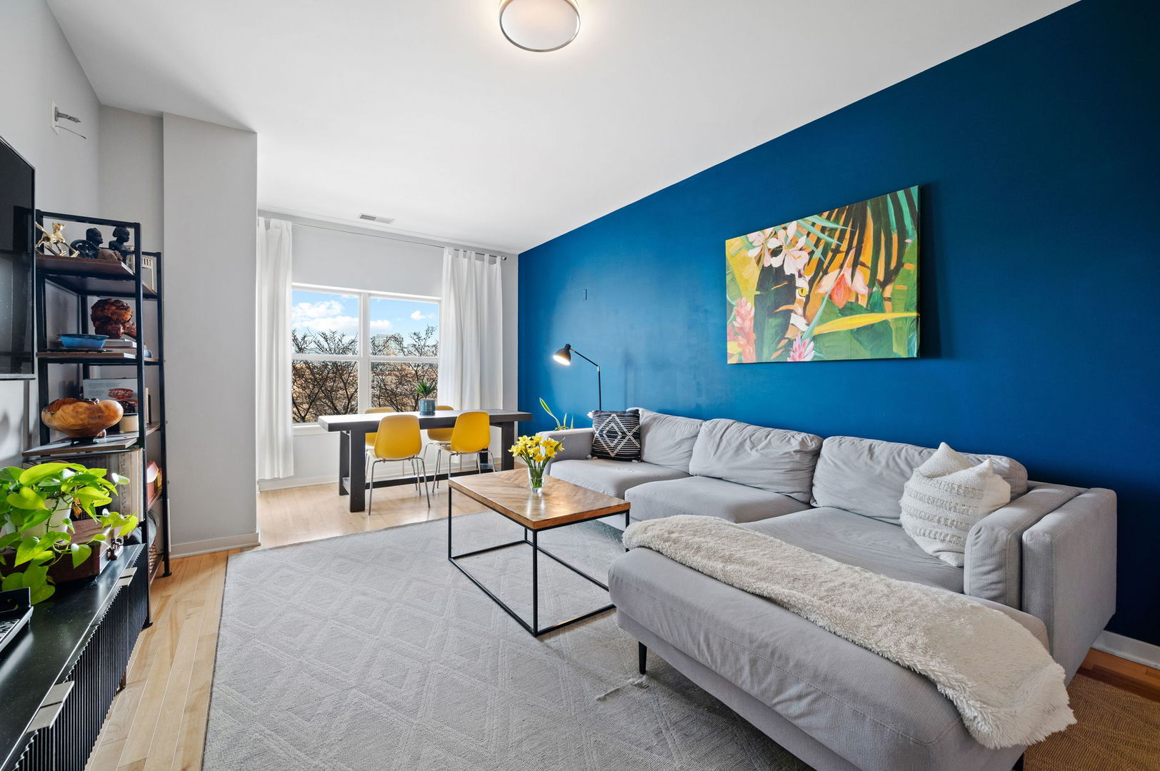 1155 West Roosevelt Road, Unit 406 Chicago, IL 60608 - Photo 3 of 18