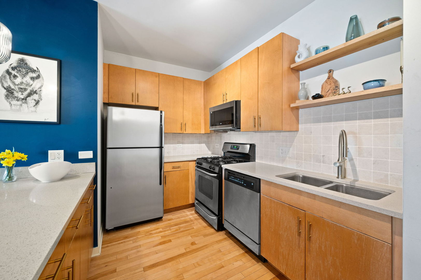 1155 West Roosevelt Road, Unit 406 Chicago, IL 60608 - Photo 7 of 18