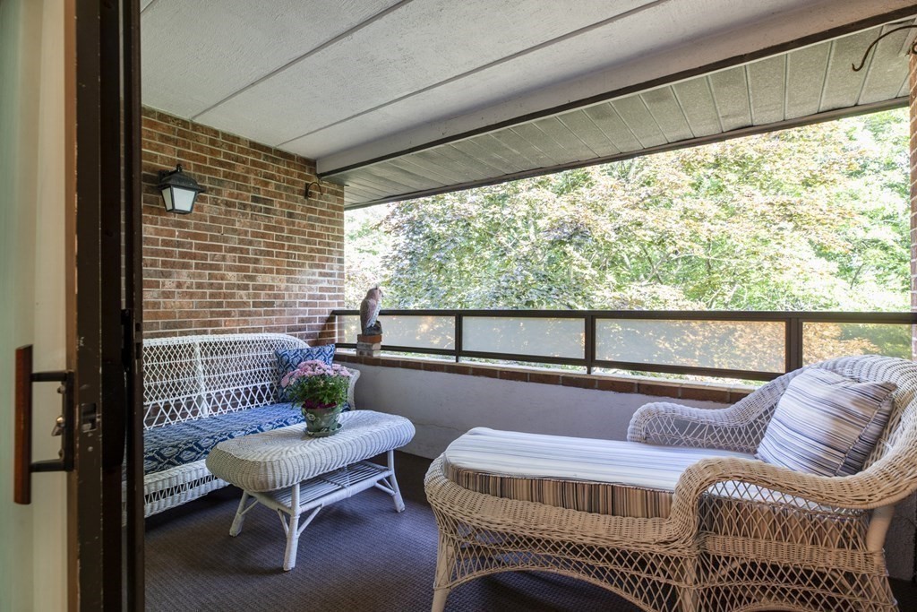 406 Paradise Road, Unit 3R Swampscott, MA 01907 - Photo 12 of 24 Gallery Image 12